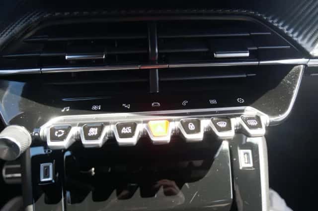 Peugeot 208 (2021) thumbnail 24