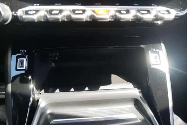 Peugeot 208 (2021) thumbnail 26