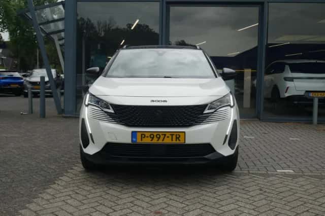 Peugeot 3008 (2022) thumbnail 2