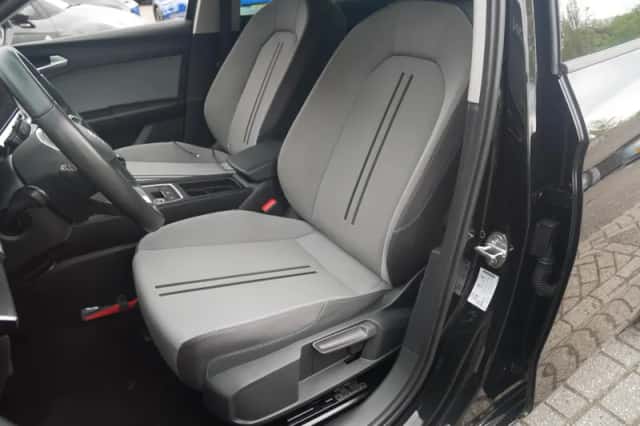 SEAT Leon (2022) thumbnail 12