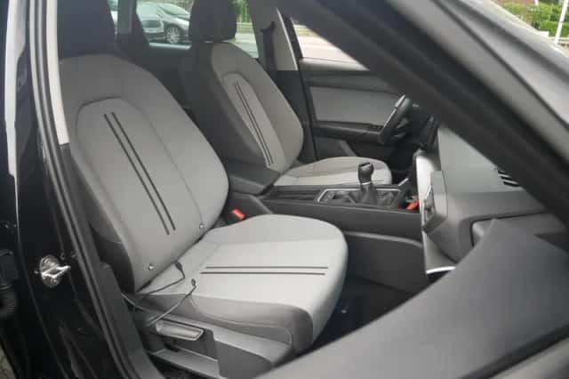 SEAT Leon (2022) thumbnail 14