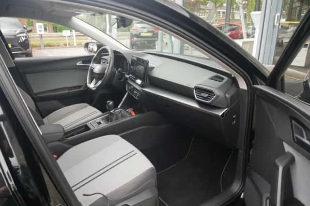 SEAT Leon (2022) thumbnail 15
