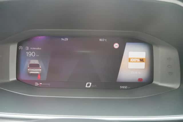 SEAT Leon (2022) thumbnail 16