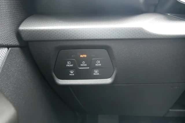 SEAT Leon (2022) thumbnail 24
