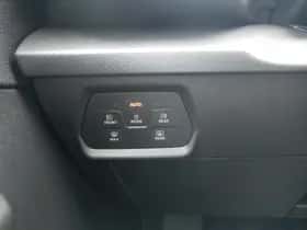 SEAT Leon (2022) thumbnail 24