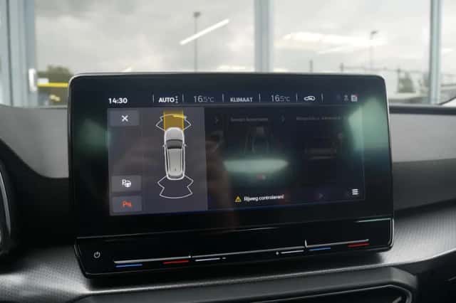 SEAT Leon (2022) thumbnail 25
