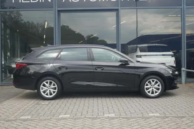 SEAT Leon (2022) thumbnail 5