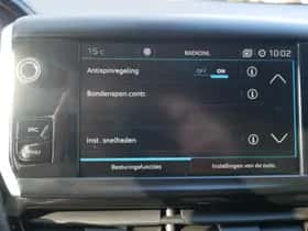 Peugeot 208 (2018) thumbnail 32