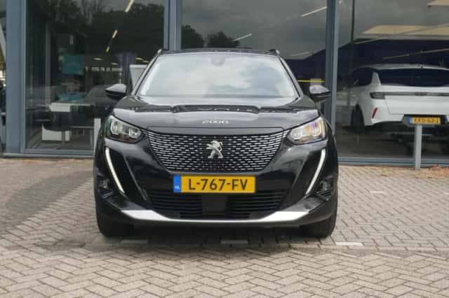 Peugeot 2008 (2021) thumbnail 2