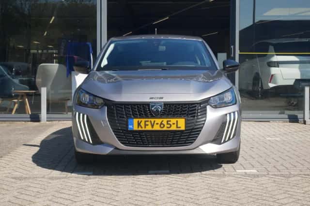 Peugeot 208 (2024) thumbnail 2