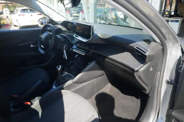 Peugeot 208 (2024) thumbnail 14