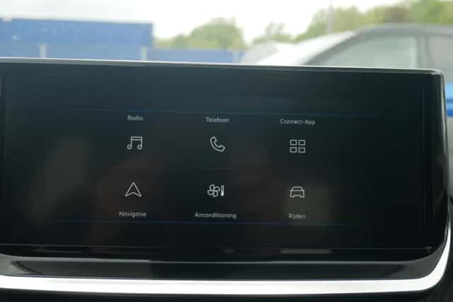 Peugeot 208 (2024) thumbnail 16