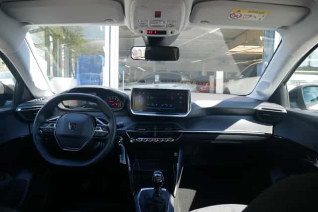 Peugeot 208 (2024) thumbnail 3