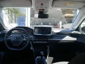 Peugeot 208 (2024) thumbnail 3