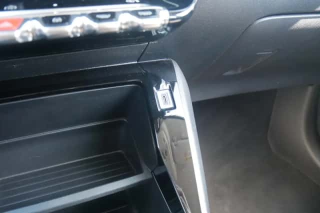 Peugeot 208 (2024) thumbnail 27
