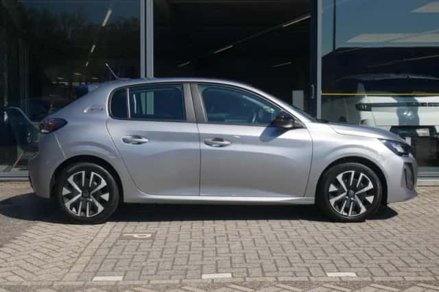 Peugeot 208 (2024) thumbnail 6