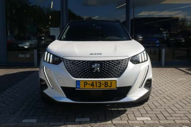 Peugeot e-2008 (2021) thumbnail 3