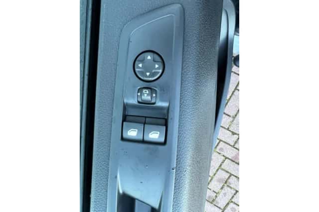Peugeot E-Expert (2023) thumbnail 11