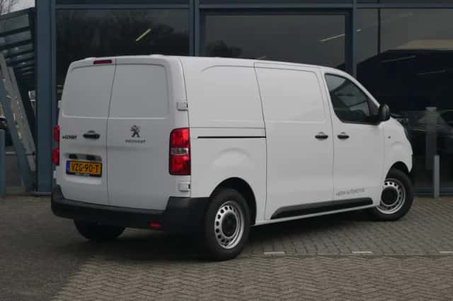 Peugeot E-Expert (2023) thumbnail 3