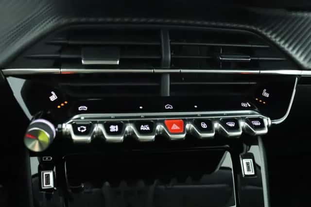 Peugeot 208 (2024) thumbnail 11