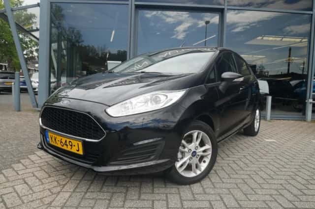 Ford Fiesta (2016) thumbnail 2