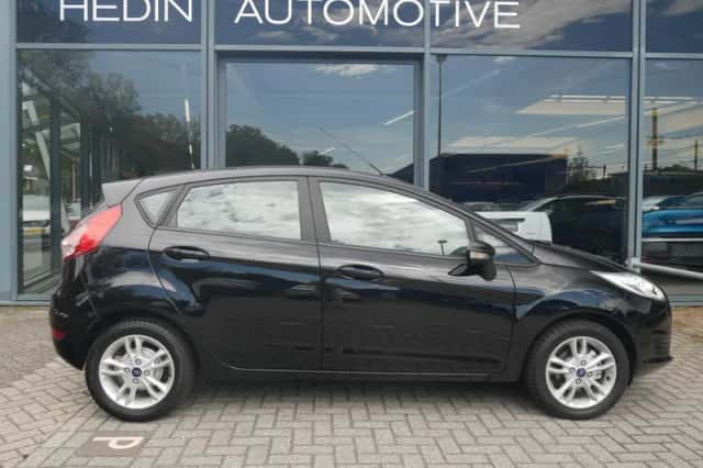 Ford Fiesta (2016) thumbnail 5