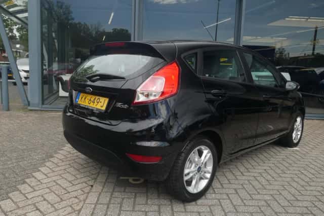 Ford Fiesta (2016) thumbnail 6