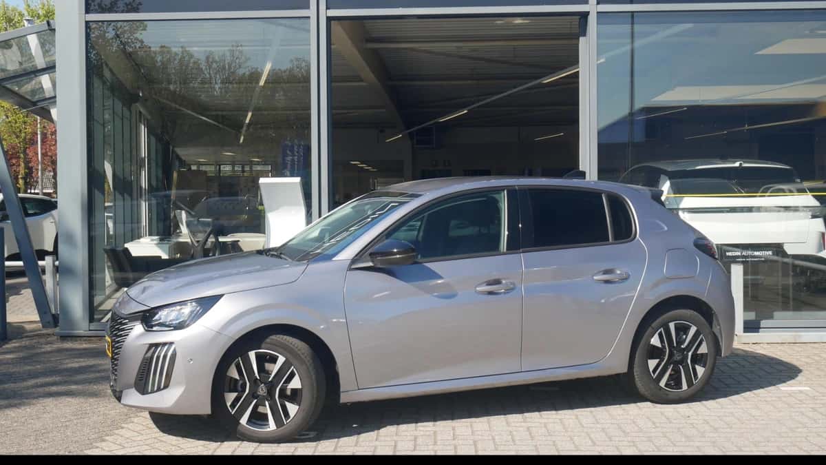 Peugeot 208 (2025) — foto 1