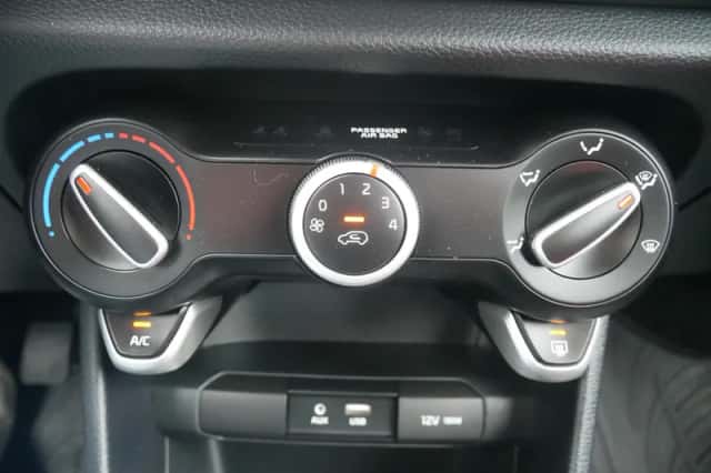 Kia Picanto (2019) thumbnail 23