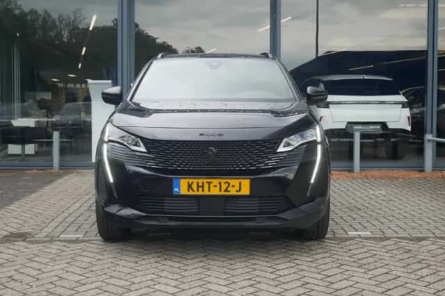 Peugeot 5008 (2024) thumbnail 2