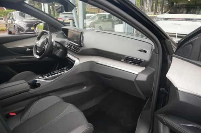 Peugeot 5008 (2024) thumbnail 13