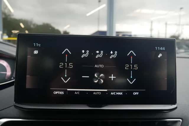 Peugeot 5008 (2024) thumbnail 18