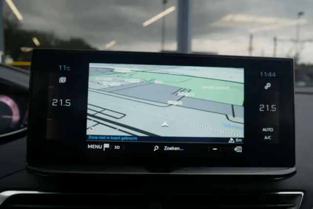 Peugeot 5008 (2024) thumbnail 19