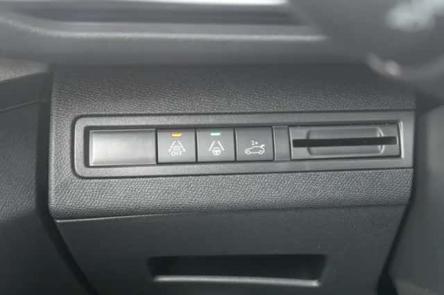 Peugeot 5008 (2024) thumbnail 27