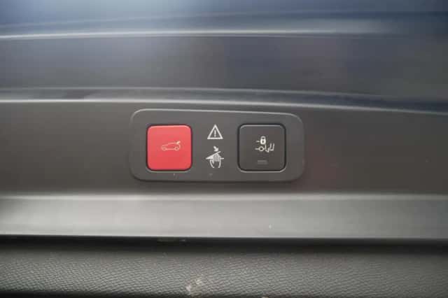 Peugeot 5008 (2024) thumbnail 9