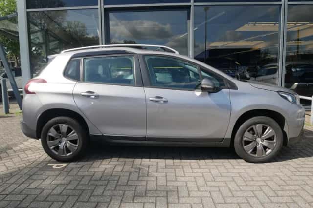Peugeot 2008 (2018) thumbnail 5