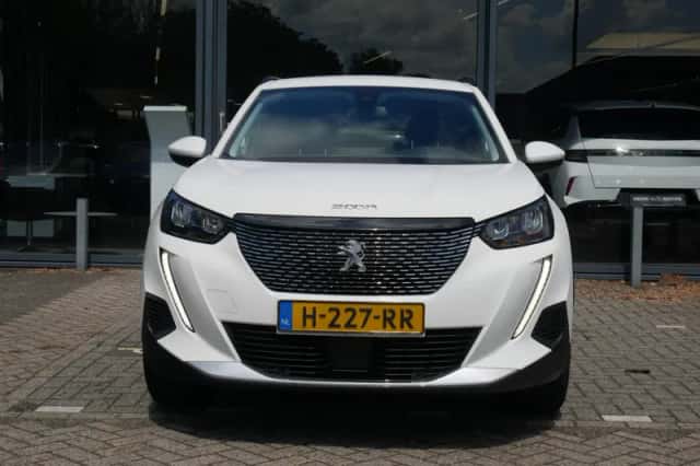 Peugeot 2008 (2020) thumbnail 2