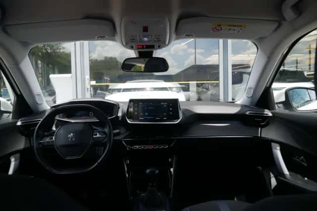 Peugeot 2008 (2020) thumbnail 3