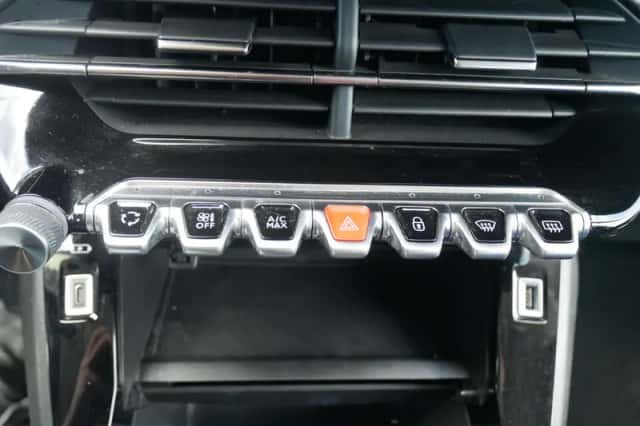 Peugeot 2008 (2020) thumbnail 24
