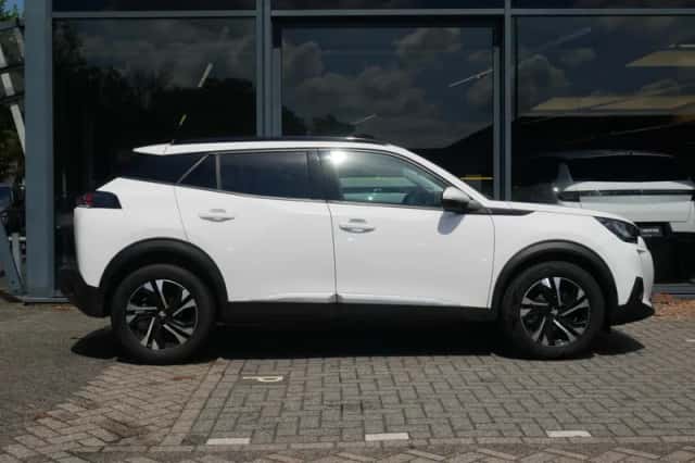 Peugeot 2008 (2020) thumbnail 5