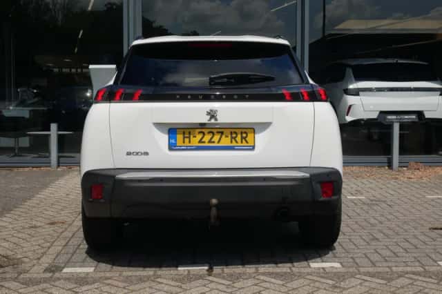 Peugeot 2008 (2020) thumbnail 6