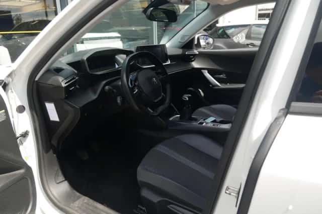 Peugeot 2008 (2020) thumbnail 9