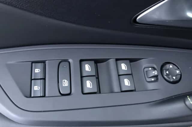 Peugeot e-308 (2025) thumbnail 8