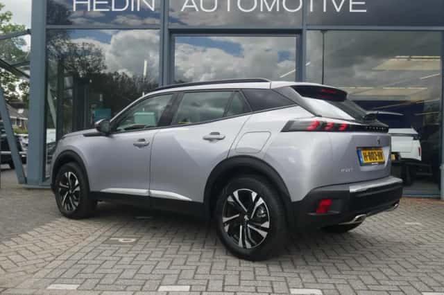 Peugeot 2008 (2020) thumbnail 4
