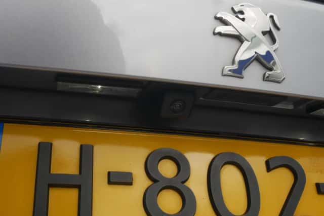 Peugeot 2008 (2020) thumbnail 6