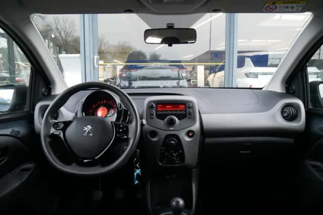 Peugeot 108 (2020) thumbnail 3