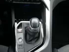 Peugeot 3008 (2021) thumbnail 25