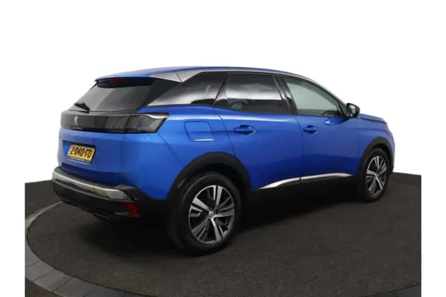 Peugeot 3008 (2022) thumbnail 2