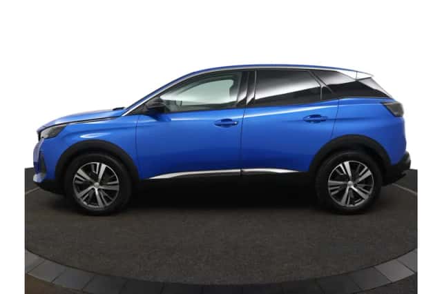 Peugeot 3008 (2022) thumbnail 3