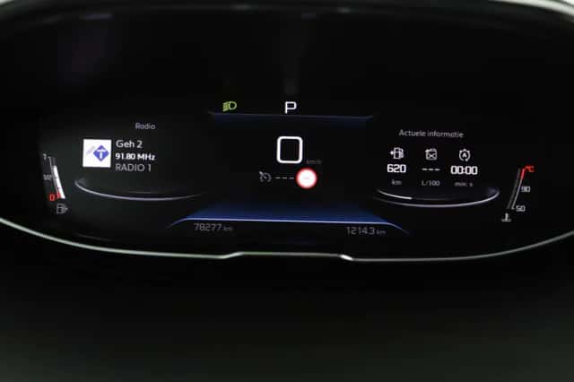 Peugeot 3008 (2022) thumbnail 5